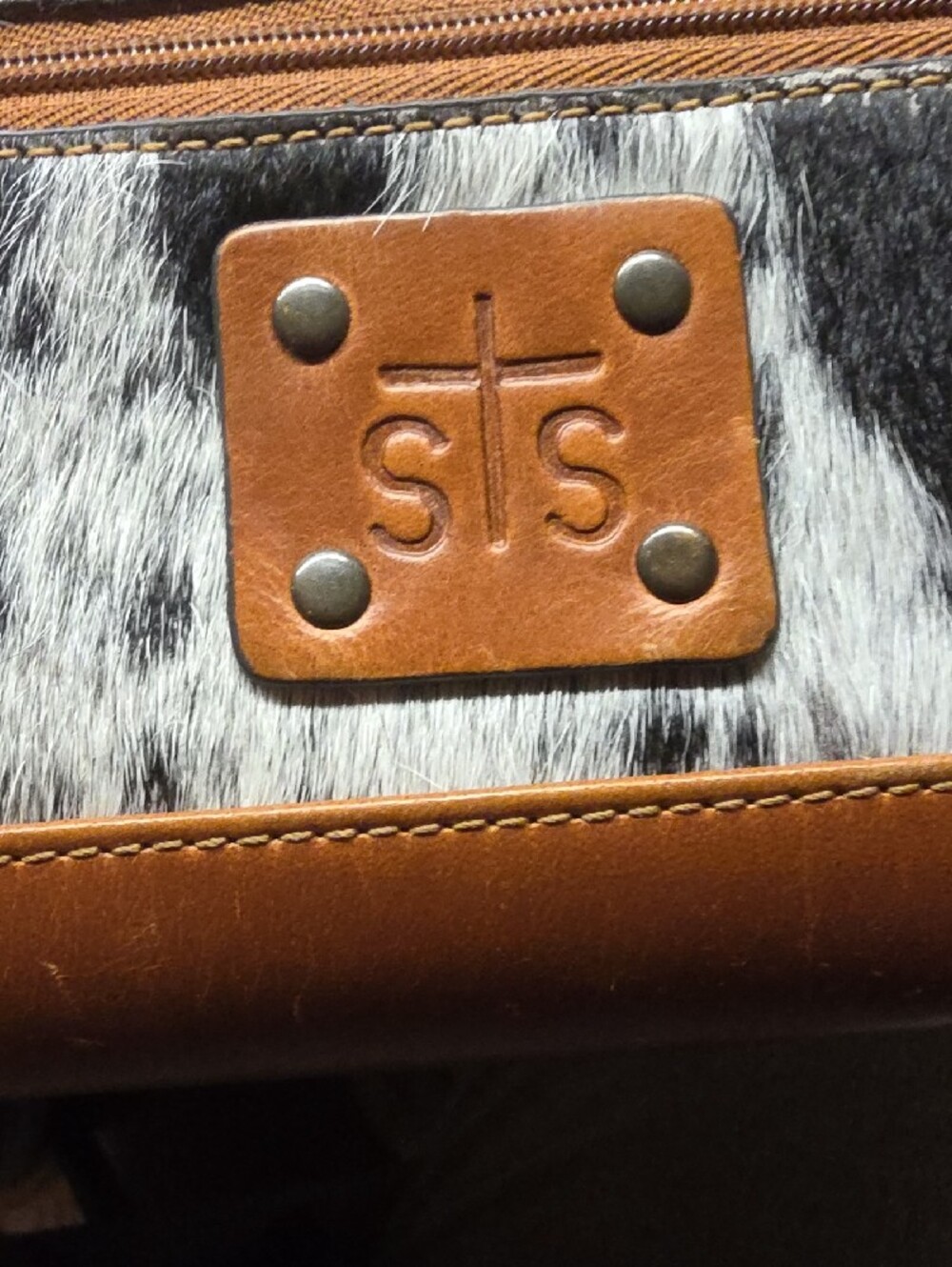 STS Ranchwear Brown Leather Wallet with Black-and-White Haircalf Panel - Picture 2 of 12